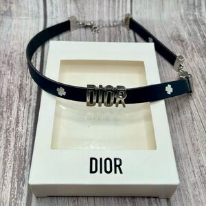 NIB Dior Lucky Charms Logo Choker Necklace Breloque Porte-Bonheur Black Silver